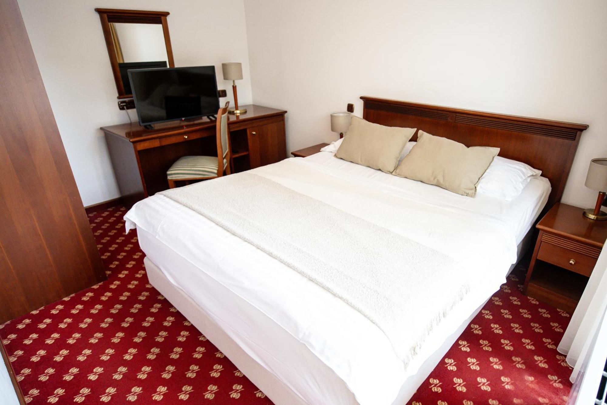 Hotel Zvezda Murska Sobota Eksteriør billede