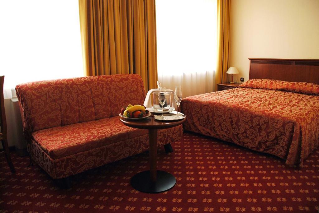 Hotel Zvezda Murska Sobota Værelse billede